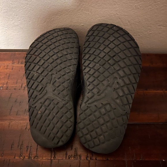 Jordan slides for kids - Picture 5 of 5
